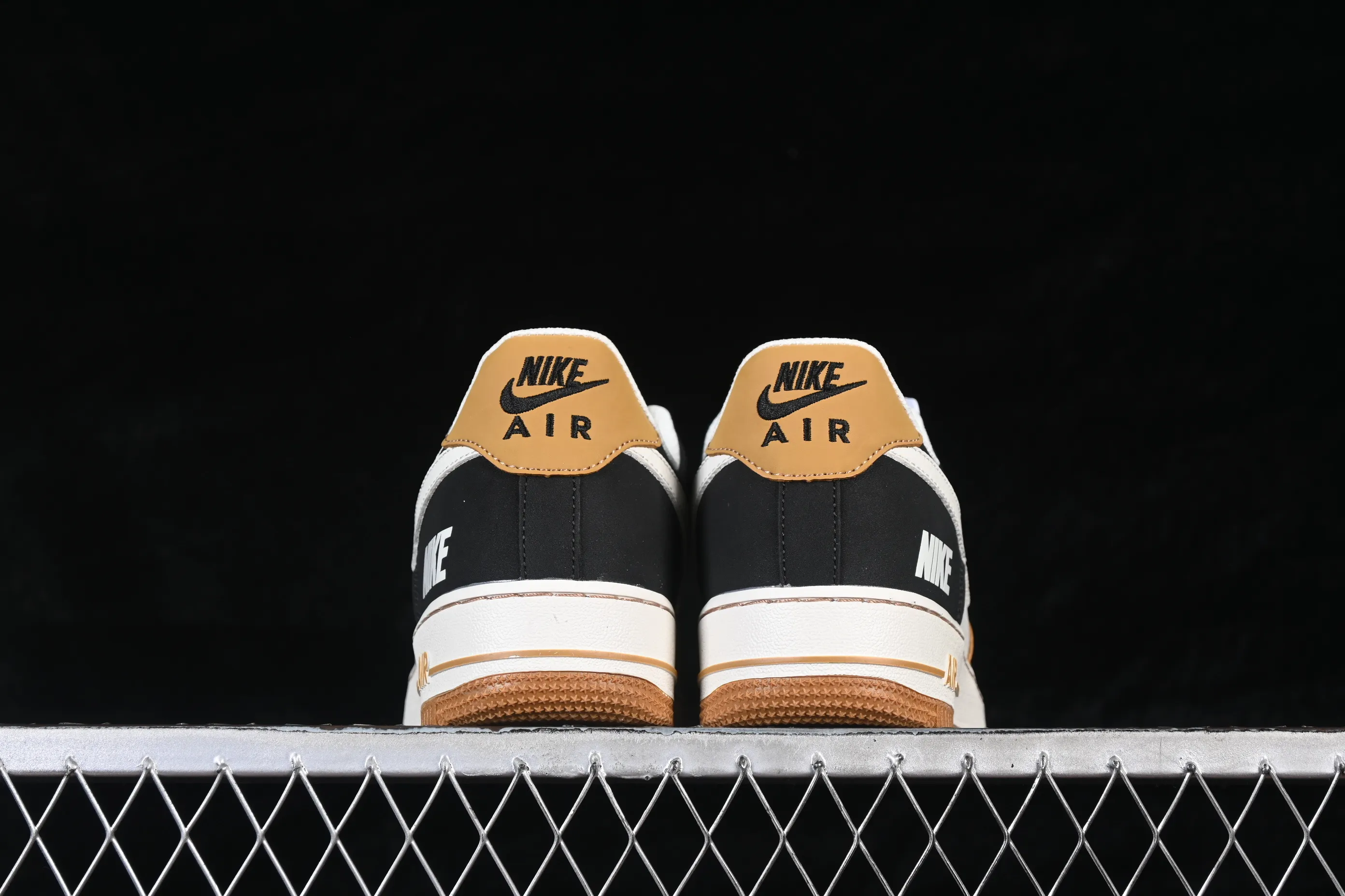 All Categories Nk Air Force 1 Air Force Series Nk Air Force 1 Low Air Force Low Nike Air Force 1'07 Low White Wheat Black Splicing Air Force One Low Casual Shoes IH0687-700